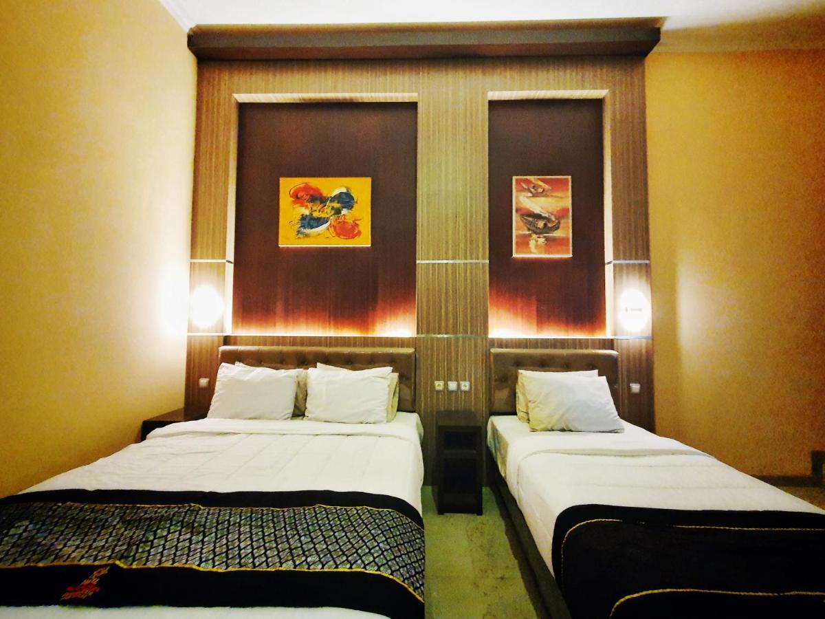 Hotel Mukti Jaya Purwokerto Exterior photo