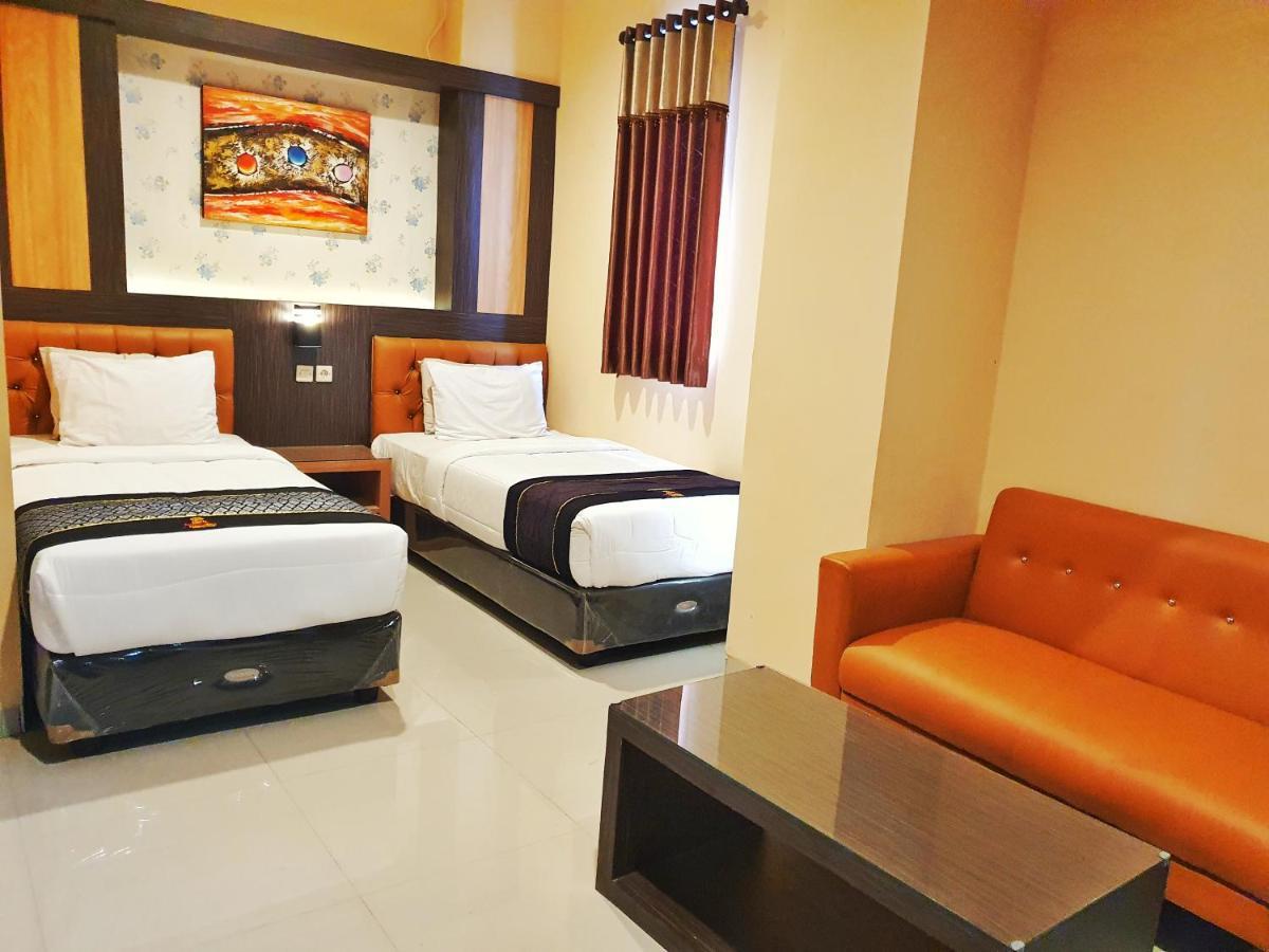 Hotel Mukti Jaya Purwokerto Exterior photo